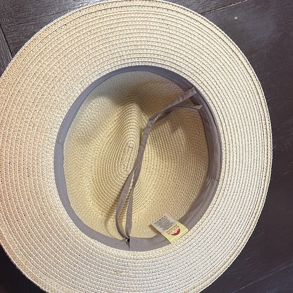 Polyester hat - Picture 3 of 4